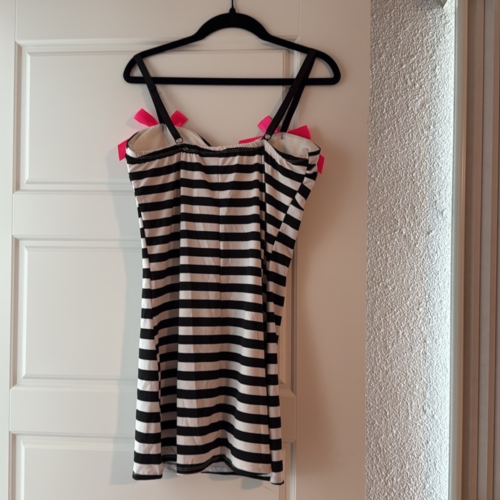 Dreamgirl Halloween Costume! - Picture 4 of 5